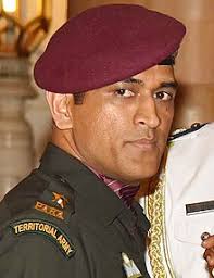 MS Dhoni Earning