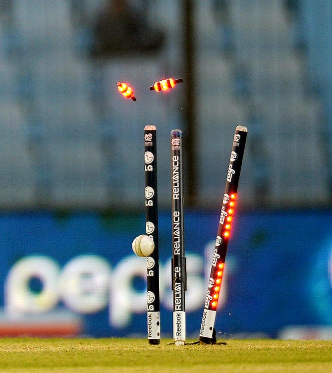 ipl stumps cost